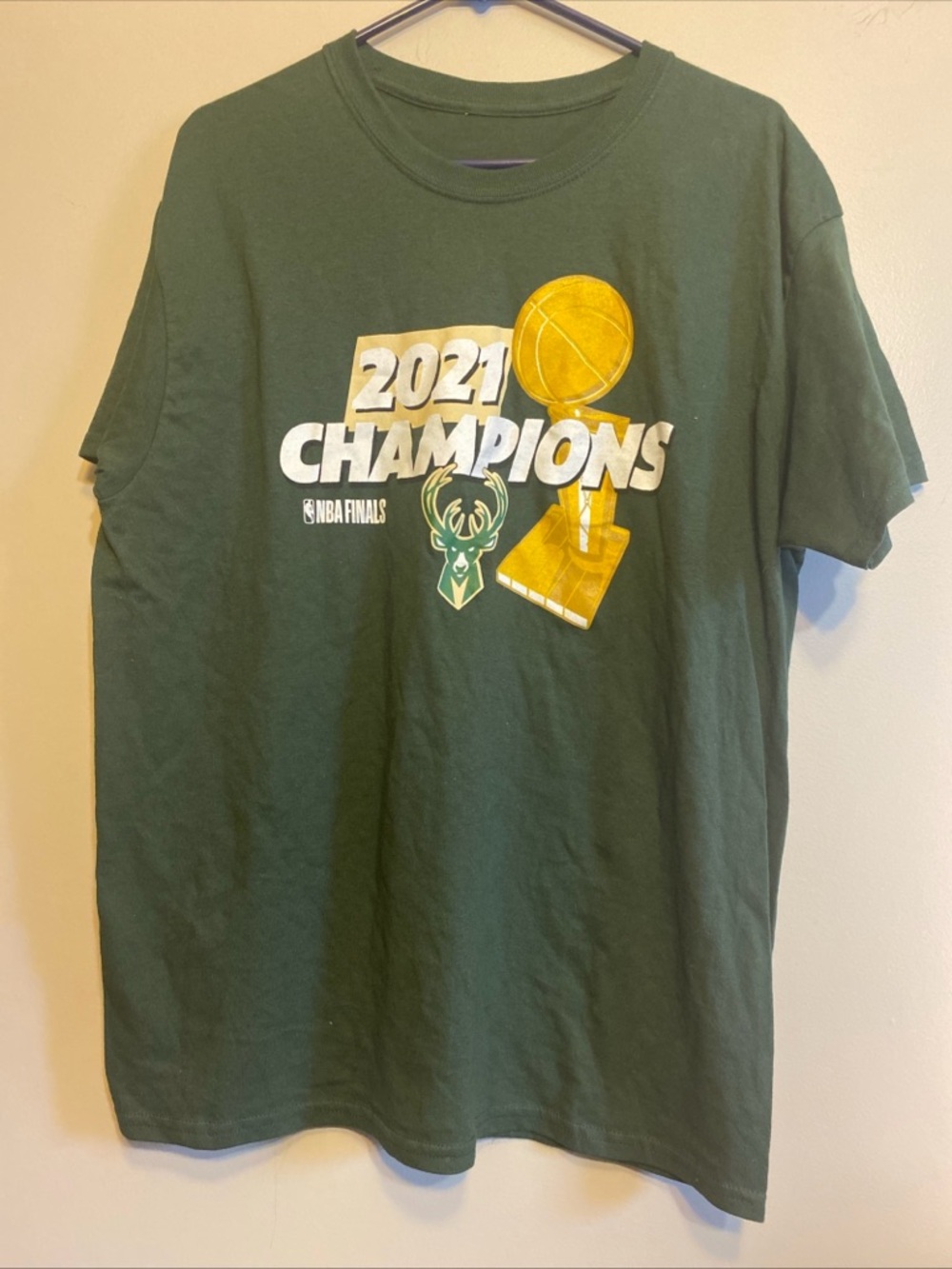 NBA Milwaukee Bucks 2021‎ Championship T-shirt Men’s Size XL Green Graphic Print